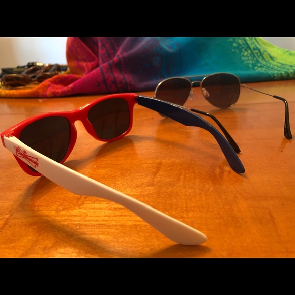 Set of American sun glasses - Picture 2 of 3